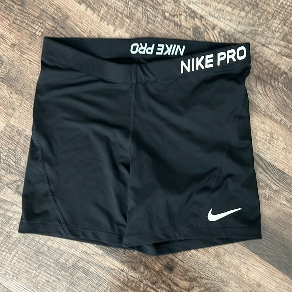 Women’s Nike Pro Spandex shorts